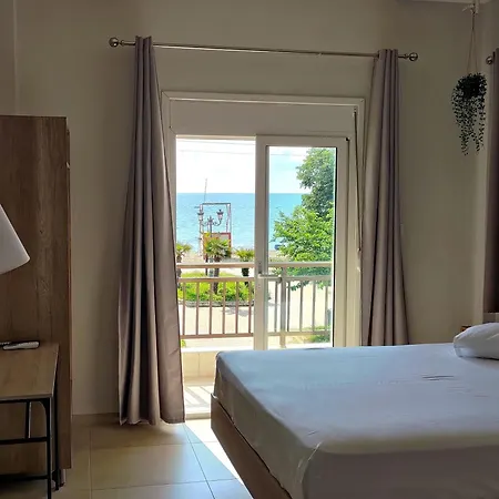 Emmanuel Aparthotel *
